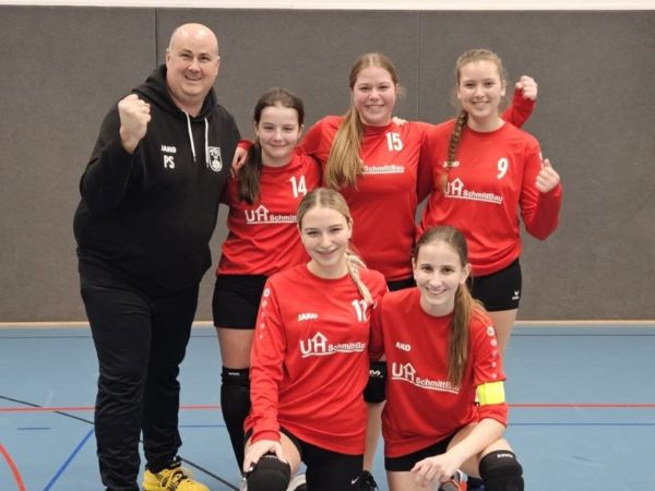 Faustball: u16-Mädels belegen ersten Platz bei Bezirkspokal